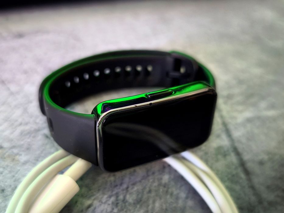 Vând brățară fitness Huawei Band 9