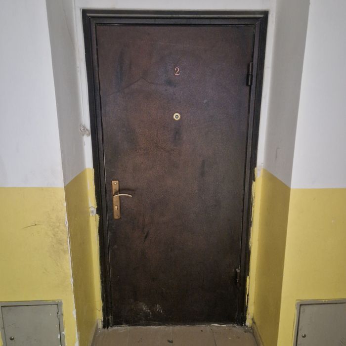 Сырткы темир есик