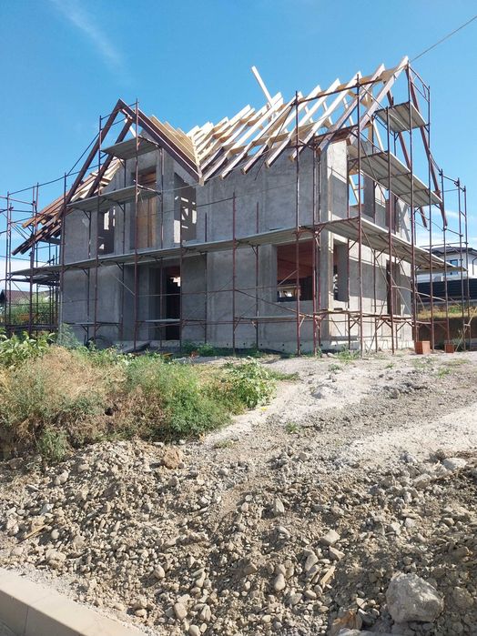 Echipa costructori,cofraje proprii,utilaje,santiere pt confirmarea calitatiiii
