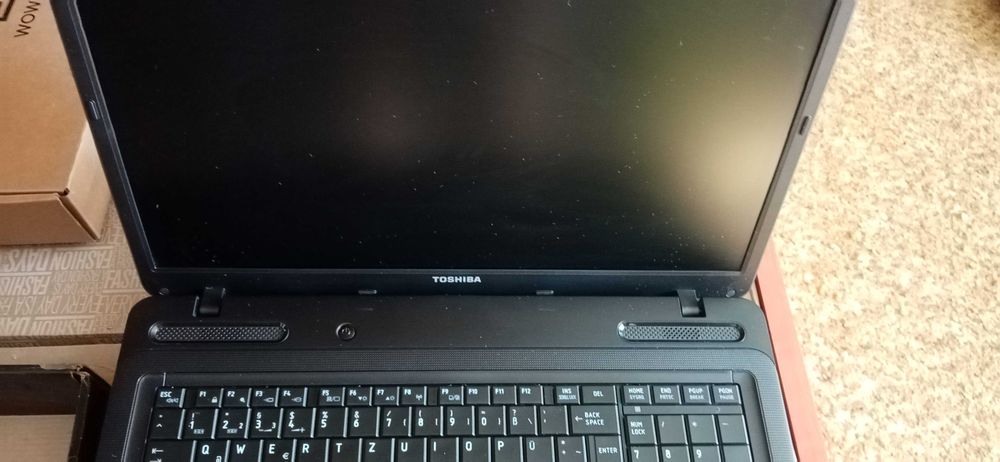 Продавам лапп топ toshiba i5
