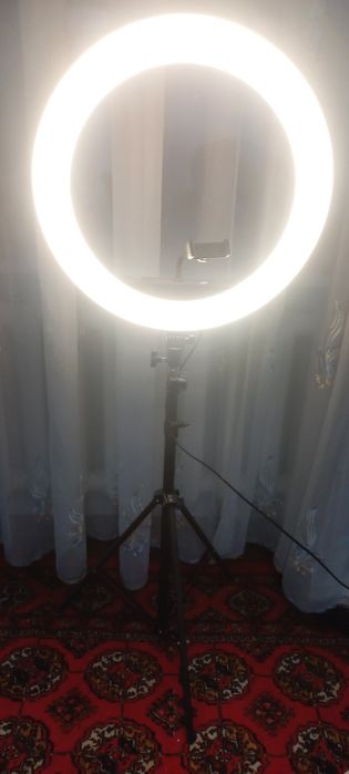 Большая led лампа с подсветкой с хорошего качества,