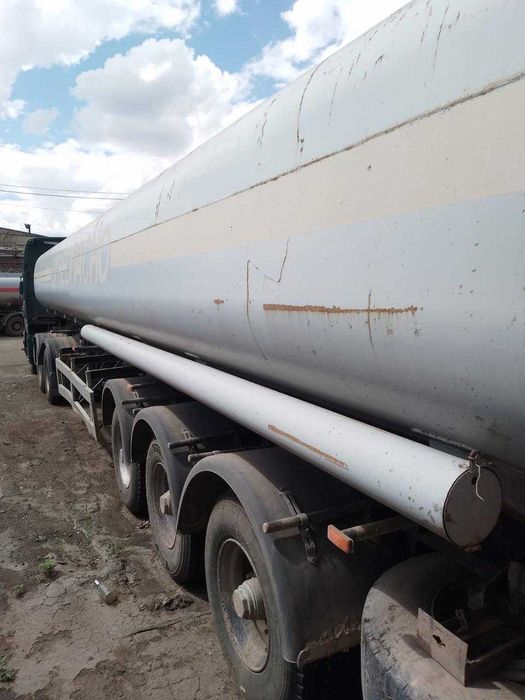 Продам прицеп-бочку и Хитачи 330
