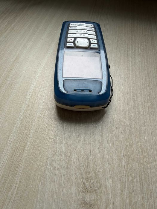 Продавам GSM Nokia 3100 нови панел + клавиатура