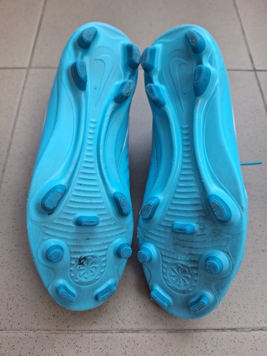 Обувки за футбол Nike Phantom