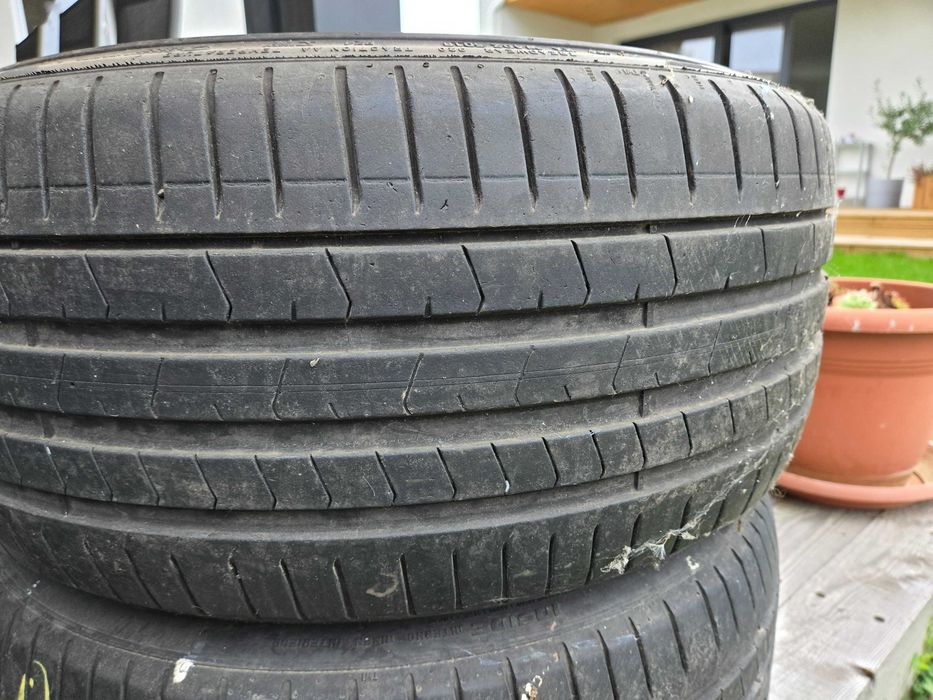 2 Anvelope aproape noi Pirelli 255/35/ZR20