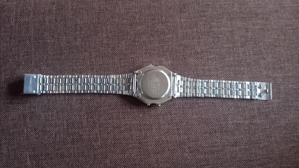 Винтажные часы фирма Casio