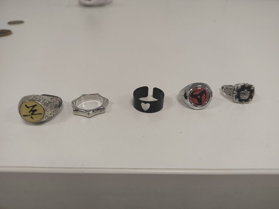 Кольцо все  разные