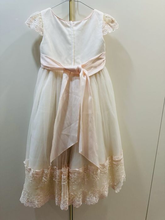 Продам платья на девочку качество 100%