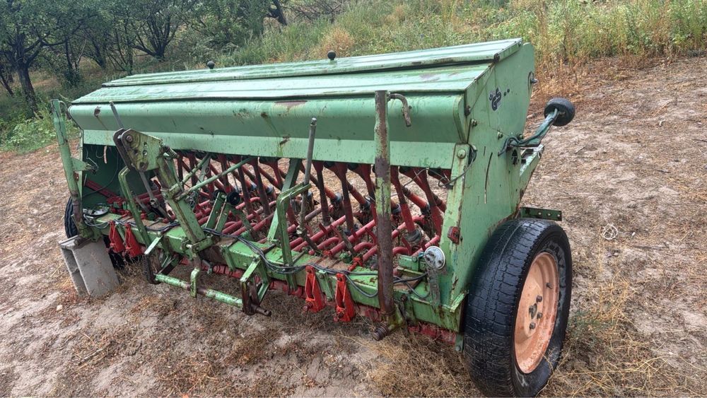 Зернотравяная сеялка Hassia DU 100