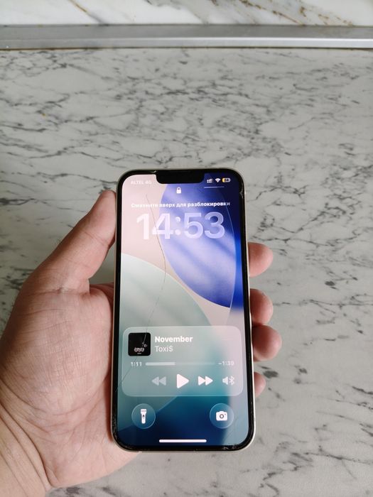 iPhone 13 белый на 128gb