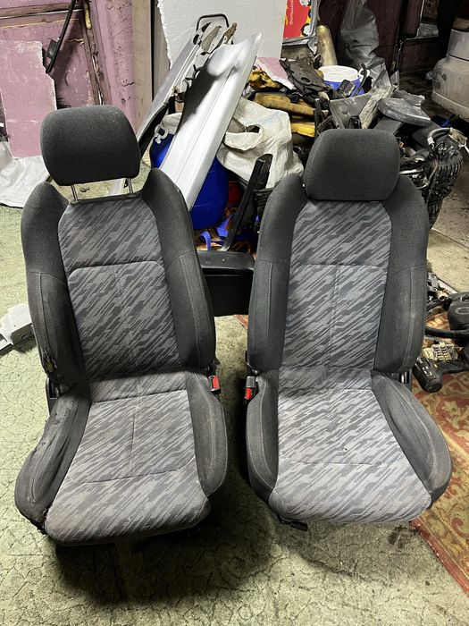 Сиденья Subaru Legacy BG