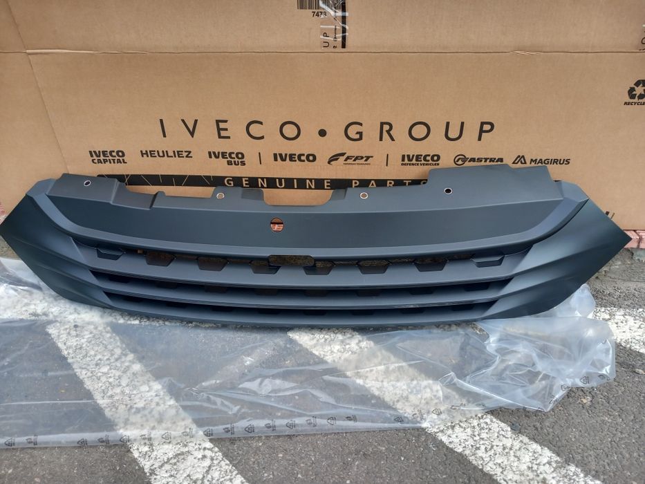 Grila iveco daily e 5 e 6  masca grila trager