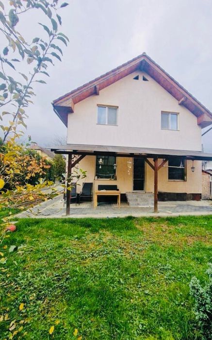 Casa de vanzare cu 5 camere - fara agentii