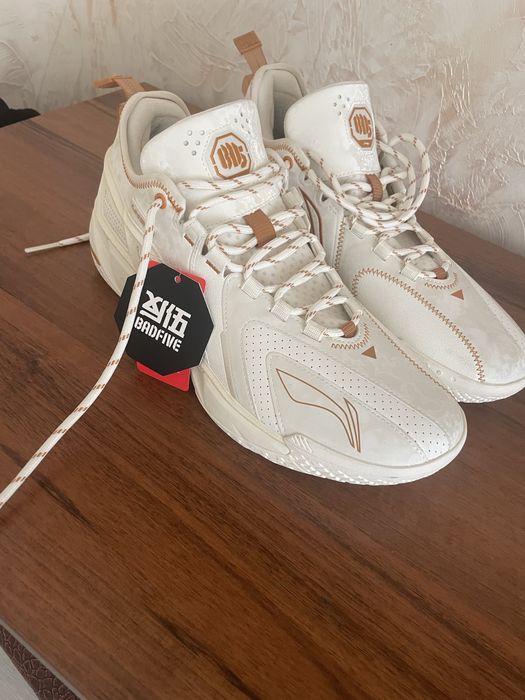 Продам красовки оригинал li-ning Badfive