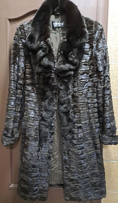 Шубу 46-48 продам