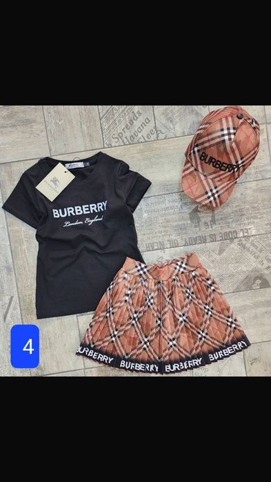 Compleuri pentru fetițe