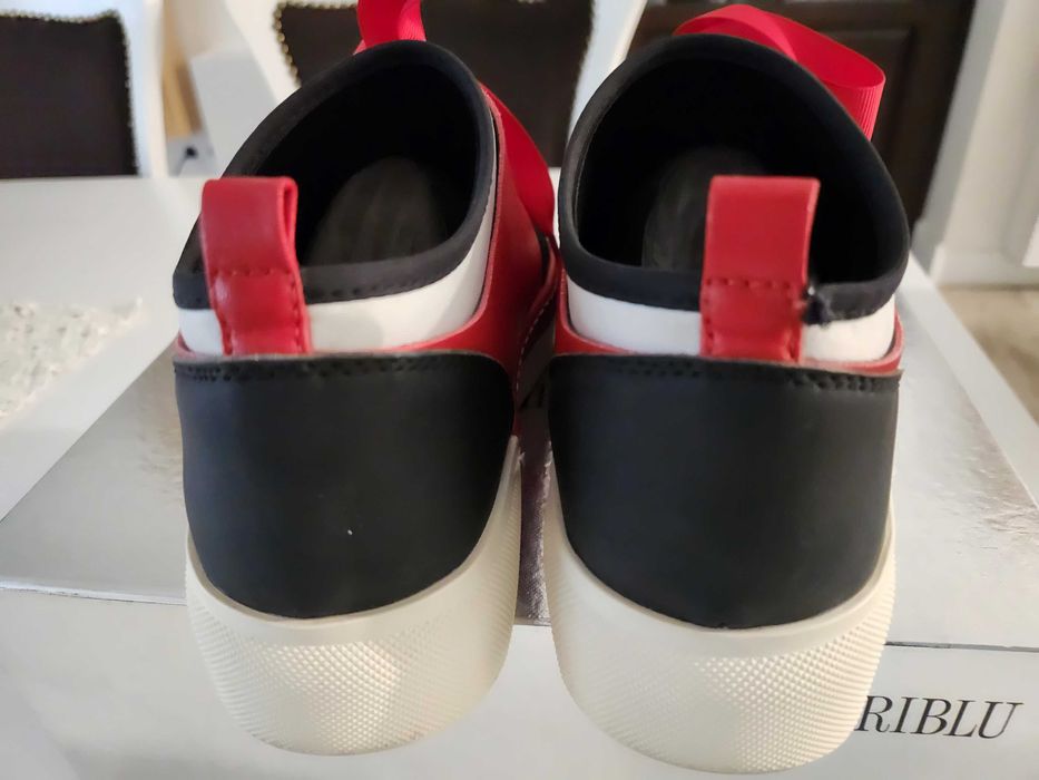 Сникърси Loriblu