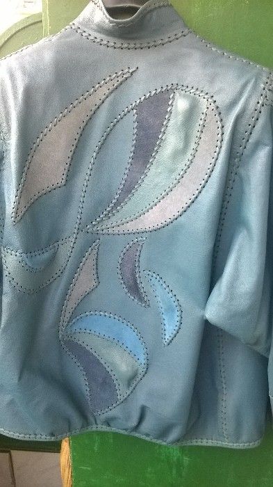 Продавам ръчно изработени дрехи от естествеа кожа