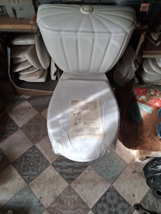 Унитаз керамическии