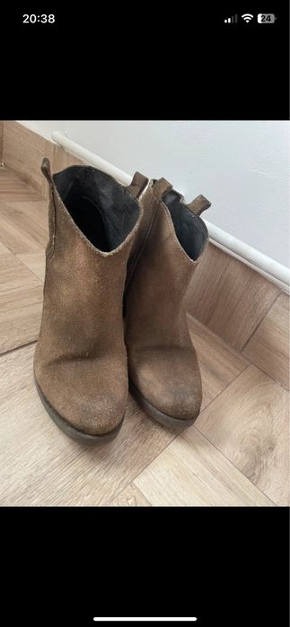 Ghete din piele cu toc