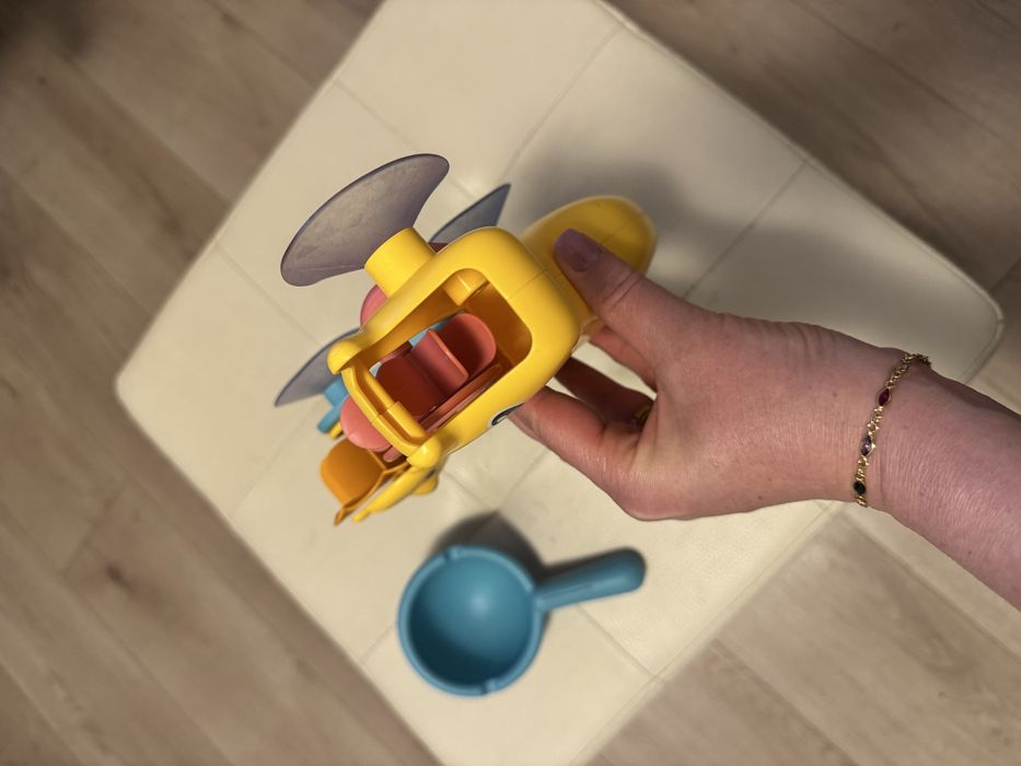 Jucarie de apa cu ventuze