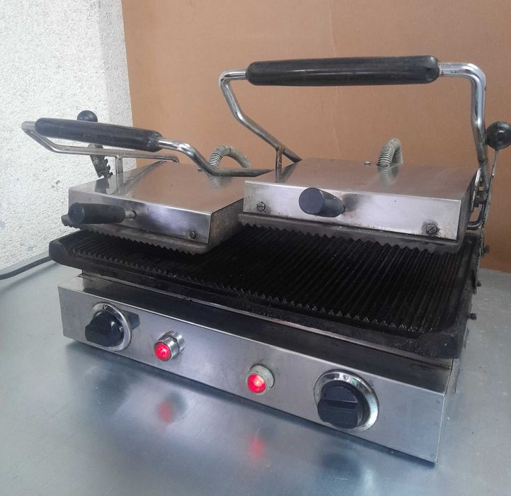 Двоен контактен грил; тостер преса
