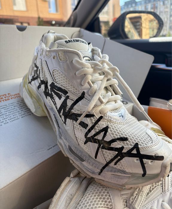 Balenciaga Runner Graffiti
