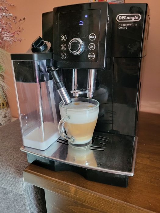 Aparat de cafea smart Delonghi Ecam 23.26
