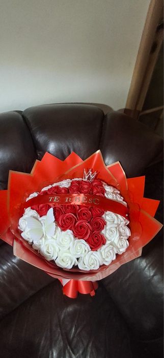 Buchet inima cu trandafiri din sapun