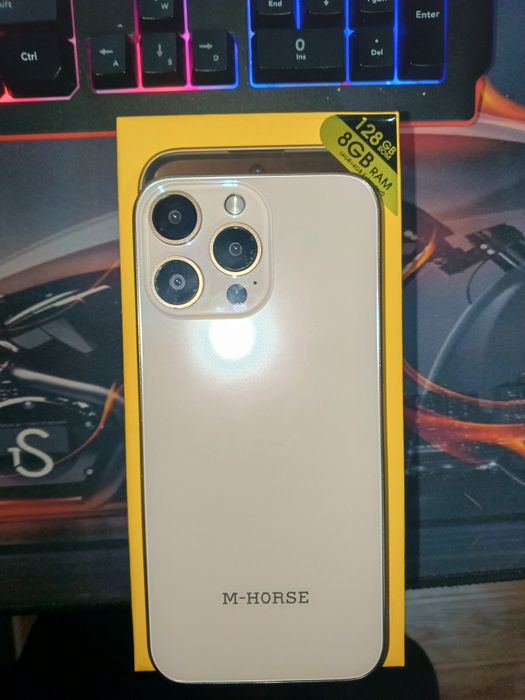 M-Horse tilfoni sotiladi ideal.