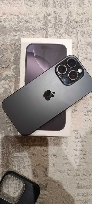 Iphone 16 pro, Black Titanium, 256 gb, PITAKA ORIGINAL CHEXOL BONUS