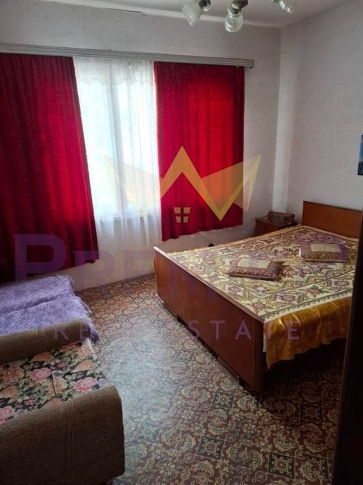 Продава се Тристаен апартамент в Поморие - 109 кв.м за 951 €/кв.м - Снимка #2