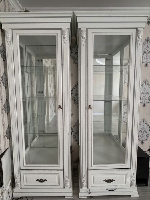 Продам сервант__