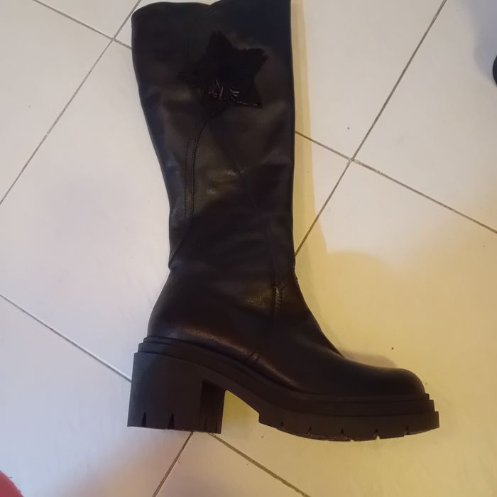 Дамски зимни ботуши