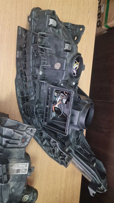 Рено Лагуна Renault Laguna ксенон фар десен ляв фарове xenon far desen