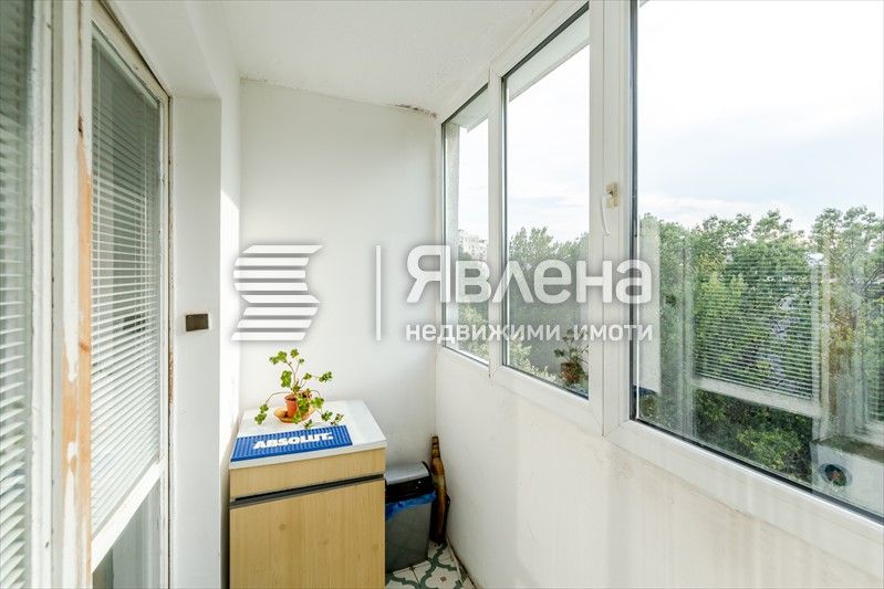 Продава се Тристаен апартамент в София, Надежда 4 - 88 кв.м за 2046 €/кв.м - Снимка #11