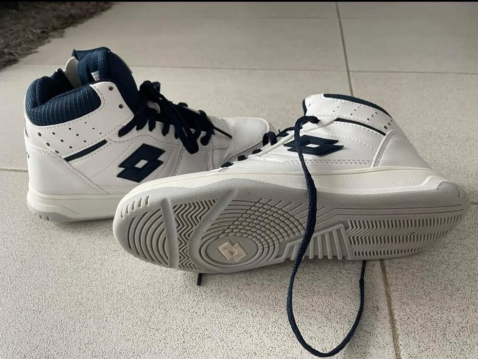 Gheata Lotto, piele,mas 34-35,purtat un sezon