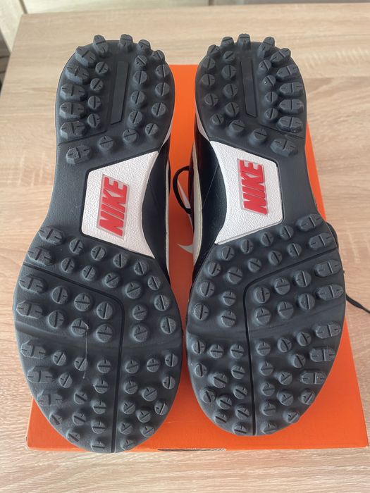 Ghete fotbal Nike Jr Tiempo Natural IV LTR TF- noi, marimea 35