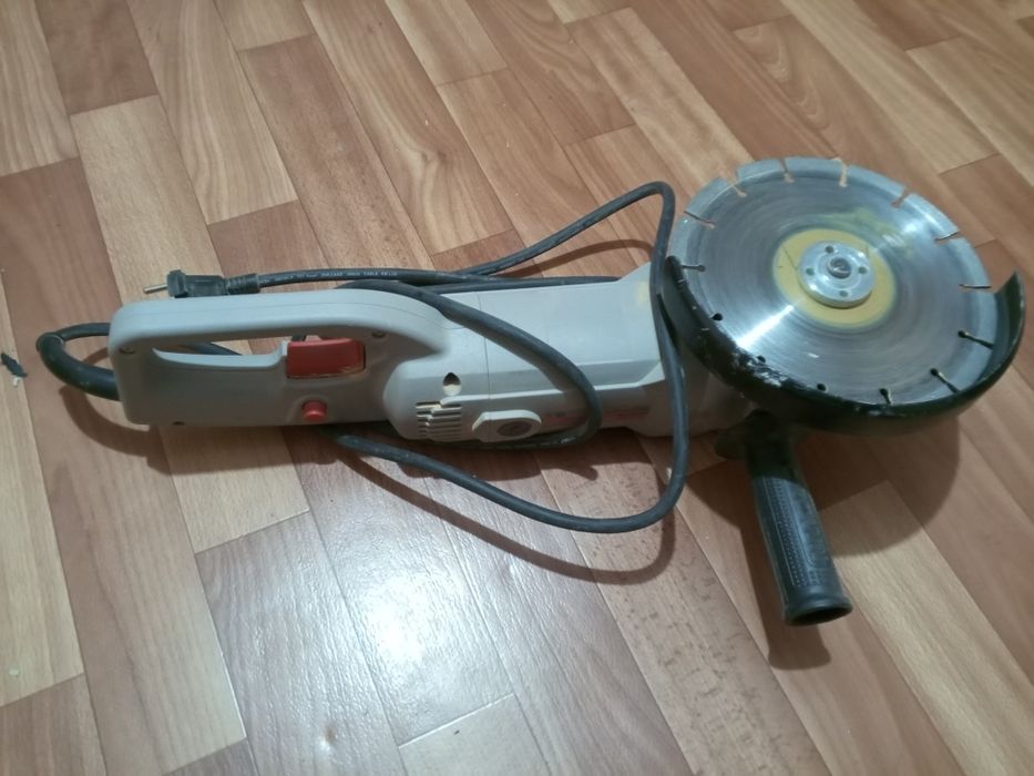 CROWN болгарка продам