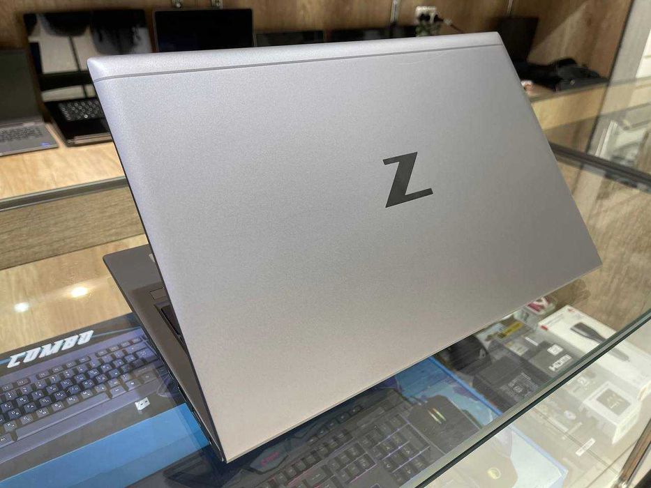 HP ZBook 15 G8 Core i7-1185G7 озу16гб 256ssd Nvidio Quadro T500