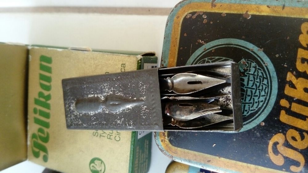 Пособия Пеликан и други писалки