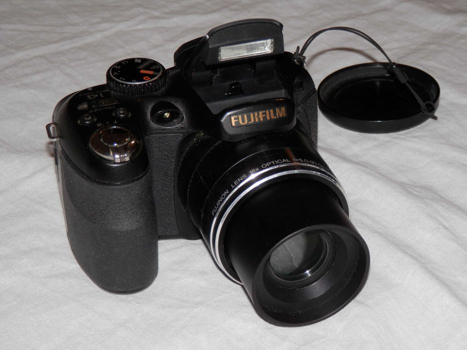 FUJIFILM finepix S 2800 HD