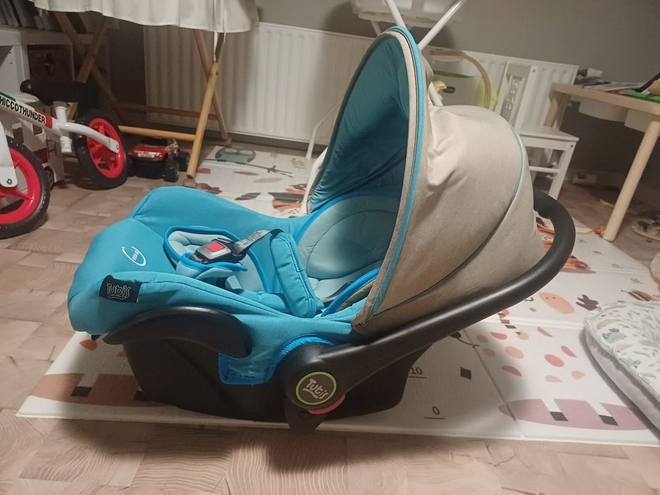 Детско столче за кола Moni