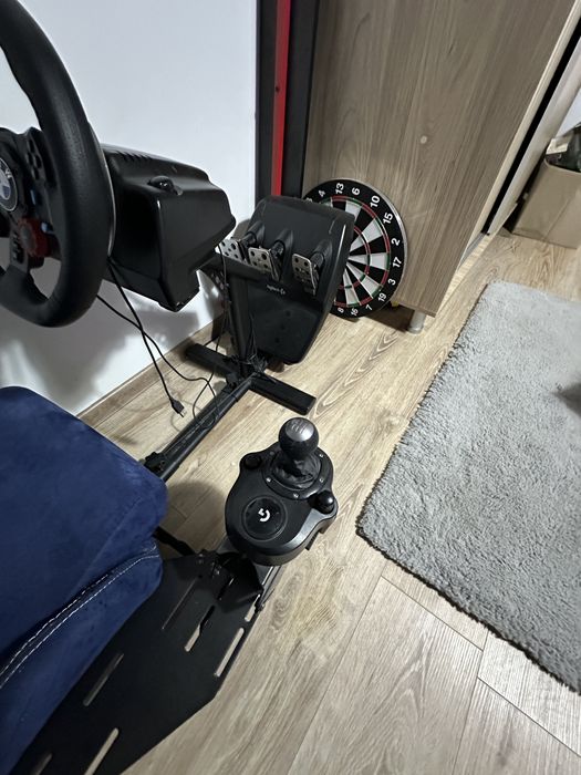 Volan cu pedale si schimbator logitech ( fara scaun )