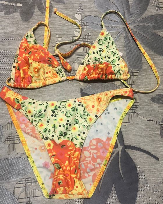 Продам купальники