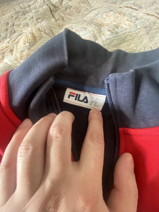 Продам зипку FILA.