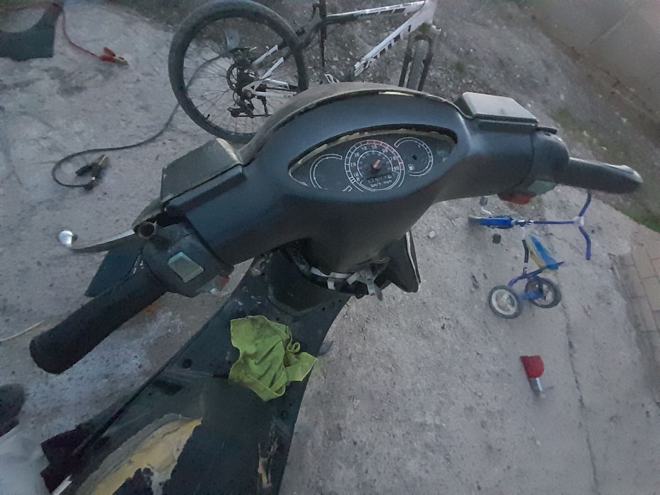 Продам скутер 80кубов