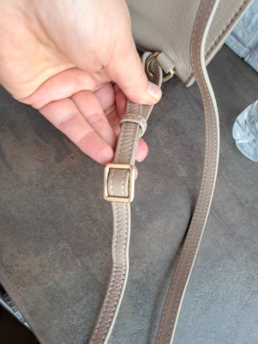 дамска чанта,ROSSI малка бежова раница-естествена кожа