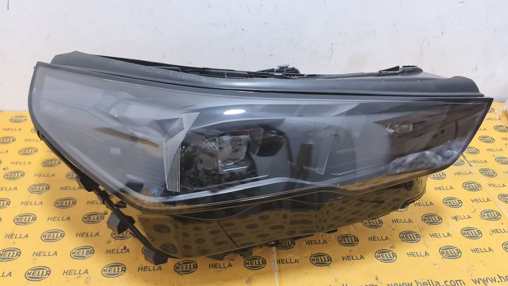 Far dreapta full led adaptiv blue shaddow line BMW 5 G60 G61 5A798D8