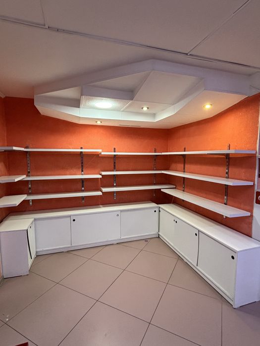 Продам оборудование , полки шкафы